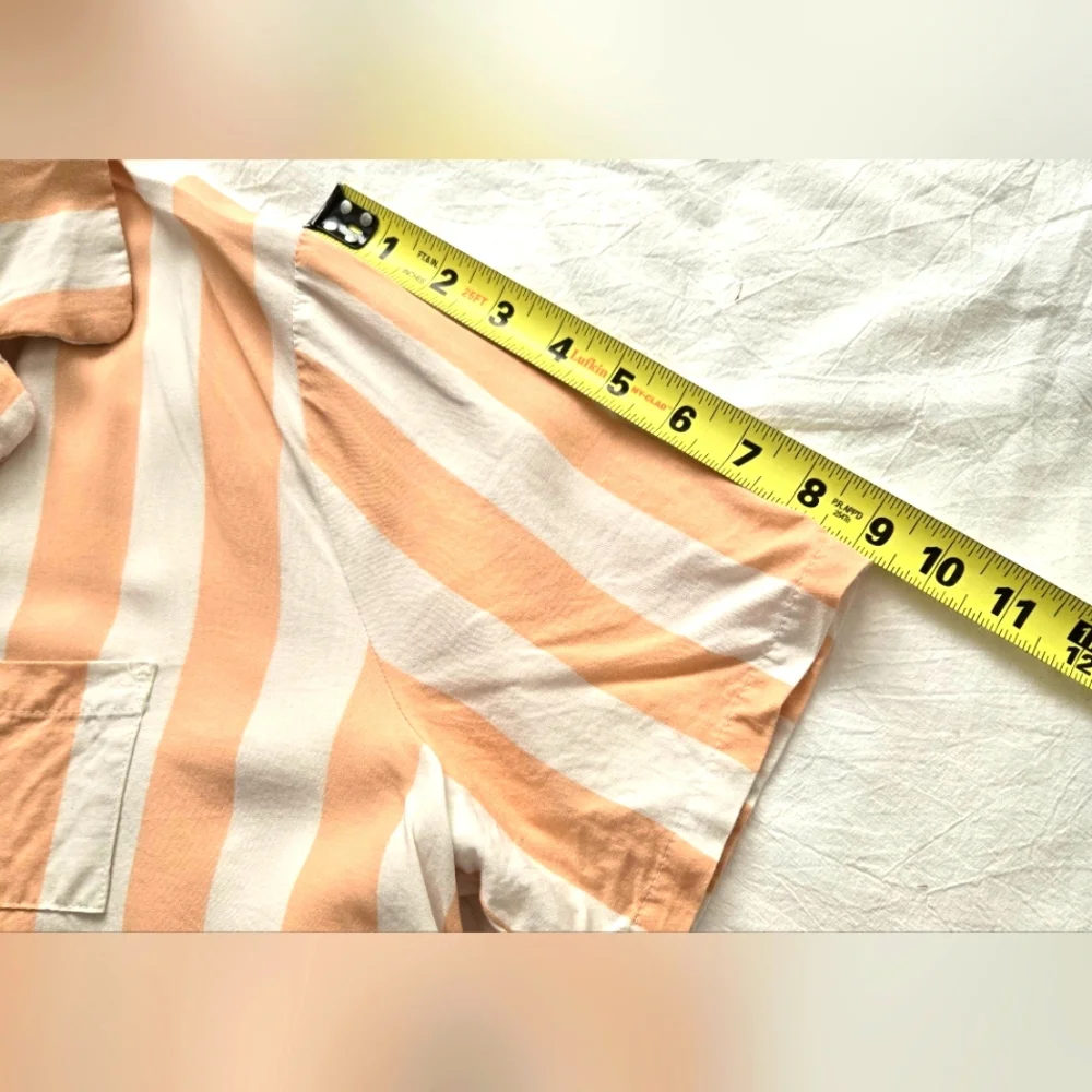 Peach and White Striped Short Pajama Set Size Medium - Picture 15 of 17